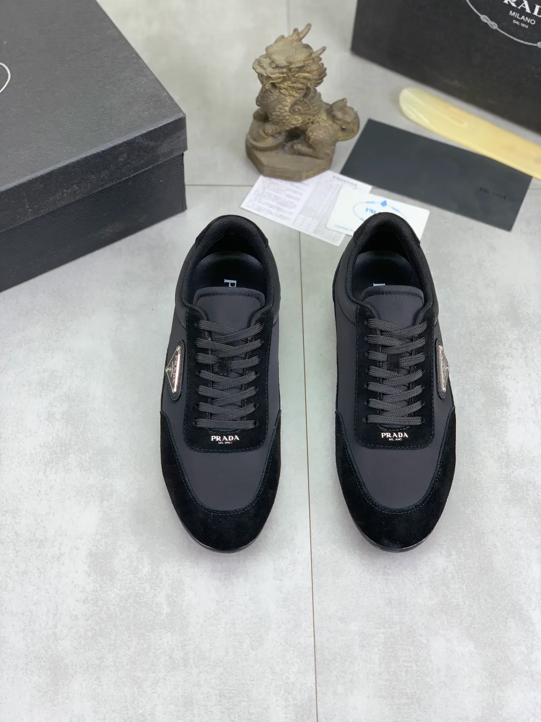 Men's Men's Shoes💰P440💰[New Style] The latest classic model of high-quality PRADA breathable and comfortable men's shoes has been launched on the official website in 1:1 reproduction, synchronized in Hong Kong counters and on the same catwalk; all made of calfskin with breathable mesh fabric ➕Imported soft and comfortable sheep Leather lining, 🍡🍡original 1:1 rubber outsole, non-slip and wear-resistant; comfortable to wear, attractive style, fine workmanship, and simple and neat shoe last, showing a man's courage and toughness, 👍size 38 to 44; 4️⃣colors🉑️ to choose from